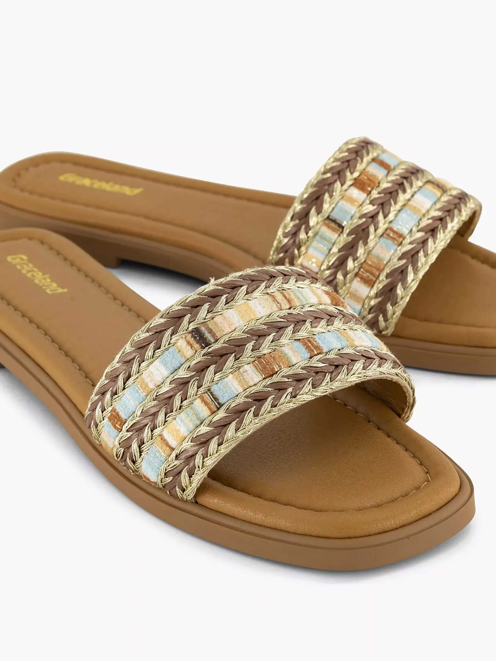 Bruine Slipper